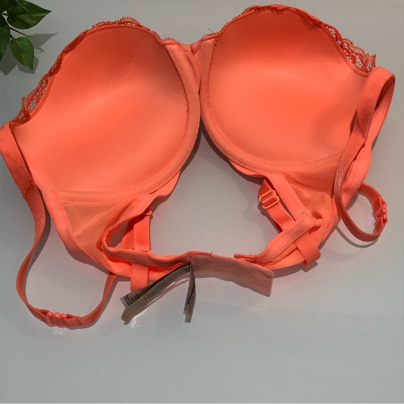 Victoria Secret Padded Demi Bra - 3 Way Straps - Picture 8 of 9